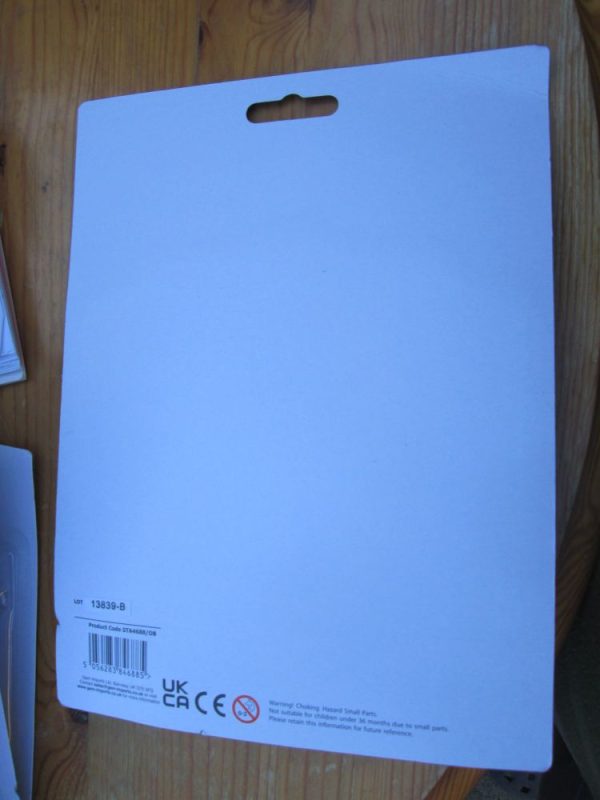 A6 Plastic Easel and Canvas Painting Set - [Spaceman] - Image 3