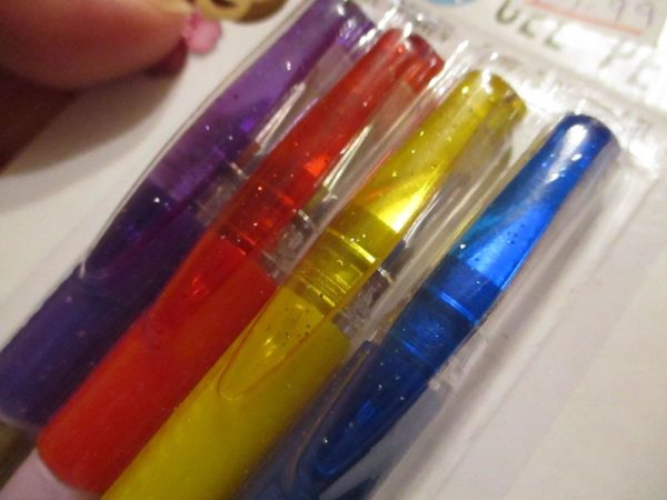 4 Monkey Emoticon Gel Pens - Glittery Pearl Effect - Image 5