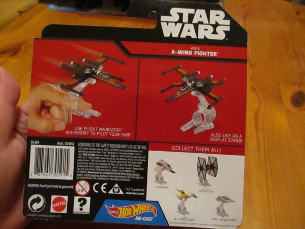 Star Wars - Licensed Poe's X-Wing Fighter - Image 9