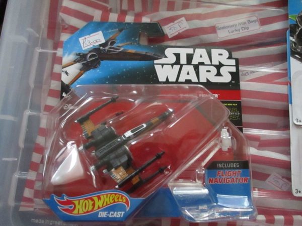 Star Wars - Licensed Poe's X-Wing Fighter - Image 7