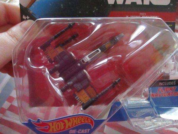 Star Wars - Licensed Poe's X-Wing Fighter - Image 5