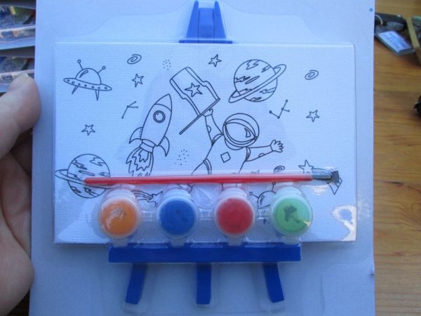 A6 Plastic Easel and Canvas Painting Set - [Spaceman] - Image 2