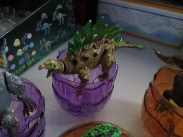 Stegosaurus Dinosaur Construction Toy in "Cracked Egg" Case - Image 4