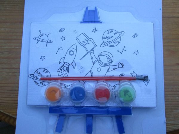 A6 Plastic Easel and Canvas Painting Set - [Spaceman] - Image 4