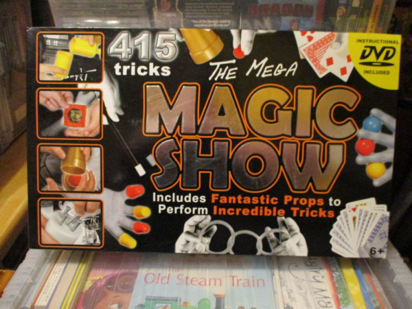 The Mega Magician Show - 415 Tricks Inc DVD - Image 3