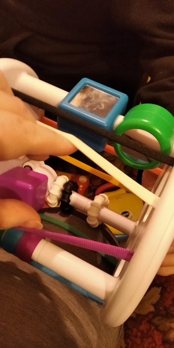 Kids2Inc shape sorter Fun Toy. Only 1 Cube. Still Lots Of Fun. Beads Attached - Image 7