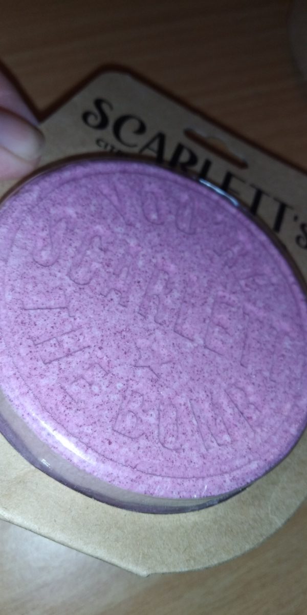 Scarlett's Citrus Fizz Bath Bomb - History and Heraldry Ltd - Image 3