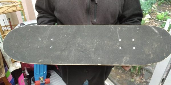Avigo Skateboard - 31" - Scuffed But Complete With Wheels