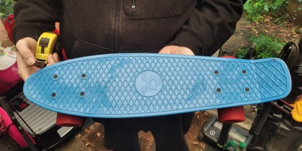 Slender Blue Plastic Kick Board Skateboard 22.5" X 6" - Image 5