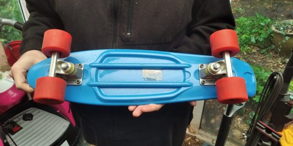 Slender Blue Plastic Kick Board Skateboard 22.5" X 6" - Image 4