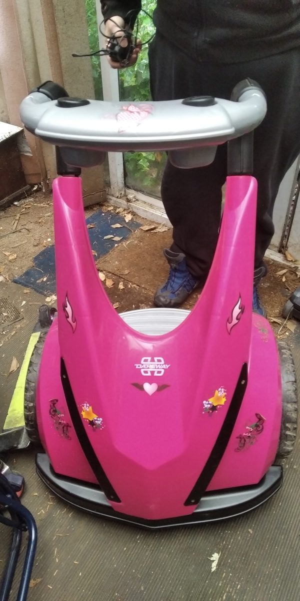 FEBER DAREWAY 12v Ride on Kids Pink Segway Used Working Complete With Charger - Image 2