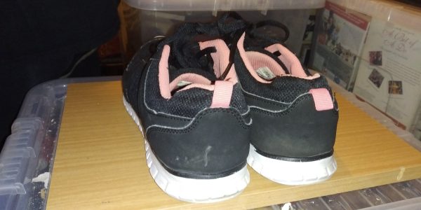 F & F Black And White Active Trainers Size 7 - Image 5