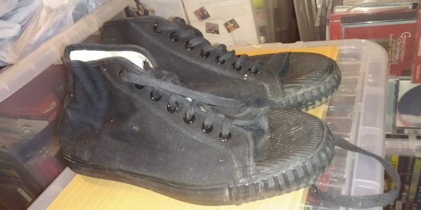 Rucanor Black Sports Size 40 Shoes With Studs Cleats Rugby Football?
