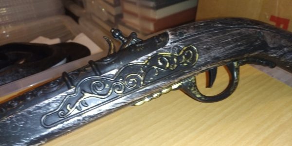 Plastic Fake Fancy Dress Pirate Flintlock Pistol Toy - Image 8