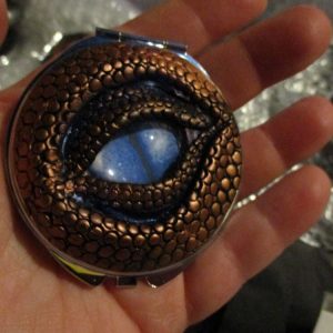 Blue Dusted Brassy Blue Iris - Dragon Eye Scale Design Ornamental Compact Mirror (c)#2