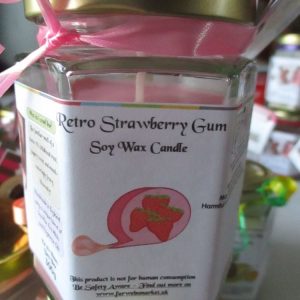 Retro Strawberry Gum Scented Soy Wax Candle 300g