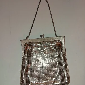 1920s Flapper Mesh Chain Mail Evening Bag Purse - Needs Repair. Collectible Item